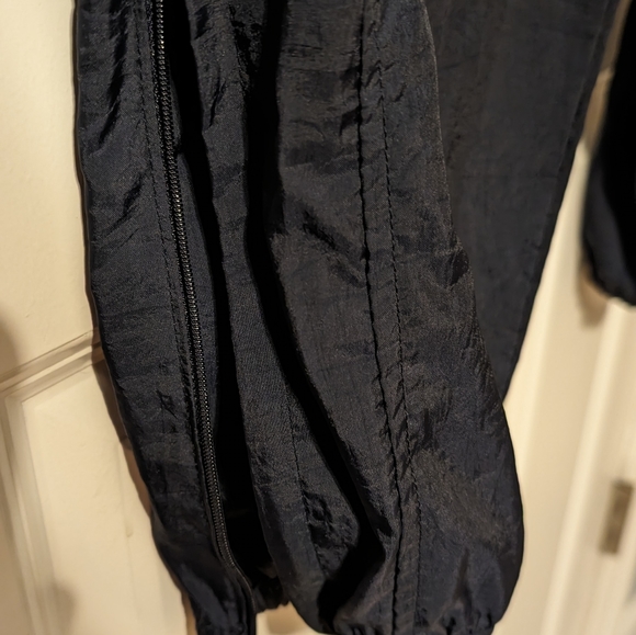 Woman's Reebok pants wind breakers - Picture 4 of 4